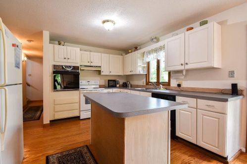 38 Noble St, South Kingstown RI  02882-3941 exterior