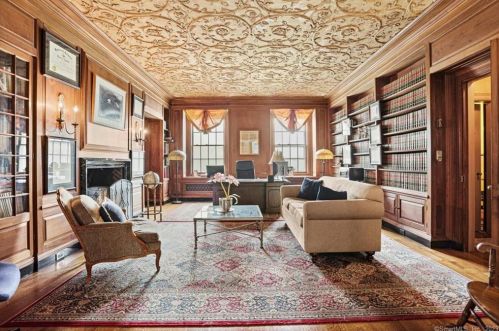 124 Old Battery Rd, Bridgeport CT  06605-3616 exterior