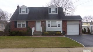 236 Queens Ave, East Massapequa, NY 11758-3105