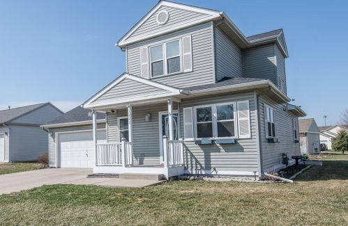 1222 Phoenix Dr, Waukesha, WI 53186-3722