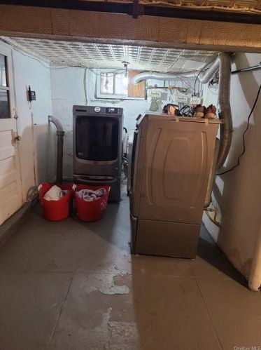 2879 Dill Pl, Bronx NY  10465-2419 exterior