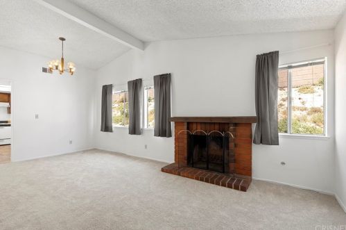 28535 Winterdale Dr, Santa Clarita CA  91387-3136 exterior