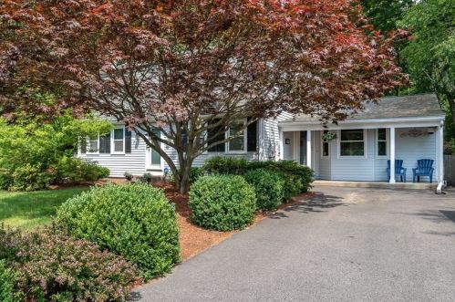 180 Walnut Rd, Wrentham, MA 02093-1040