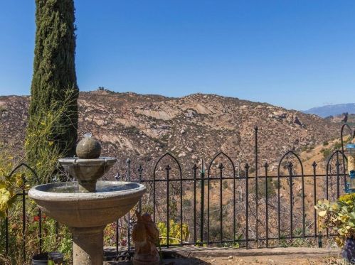 9416 Vista Aleta, Valley Center CA  92082-5533 exterior