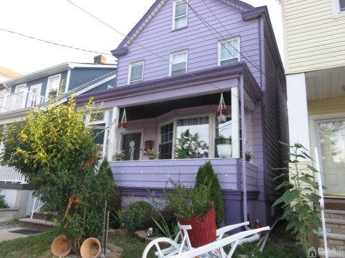 561 Neville St, Perth Amboy, NJ 08861-3009