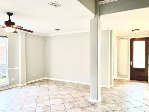 1005 Tanglewood Ln, Lewisville TX  75028-8234 exterior