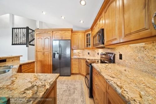 1277 144th Ter, Hollywood FL  33028-2925 exterior