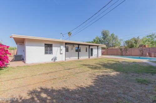 4112 18th Ave, Phoenix AZ  85015-5246 exterior