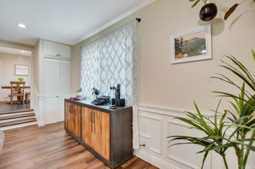 5719 Pennswood Ave, Lakewood CA  90712-1819 exterior