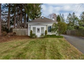 272 Sport Hill Rd, Bridgeport, CT 06612-1826