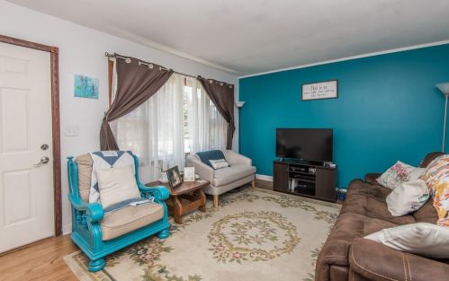 2232 Sunkist Ave, Waukesha, WI 53188-2110