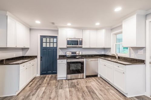 12 Icehouse Rd, Norwich CT  06351-3207 exterior