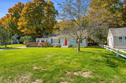 32 Border St, Amherst NH  03031-3056 exterior