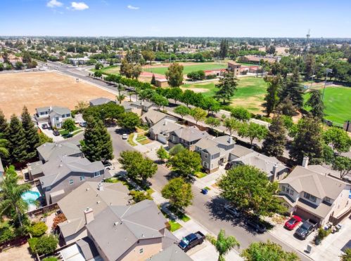 242 Meandering Ln, Turlock CA  95382-7354 exterior
