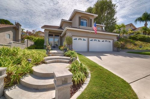 988 Creekview Ln, Anaheim, CA 92808-1443