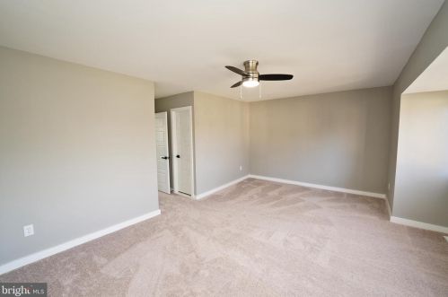 164 Canterbury Ct, East Windsor NJ 08520-5509 exterior