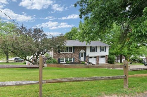 105 Mockingbird Dr, Canonsburg, PA 15317-2359