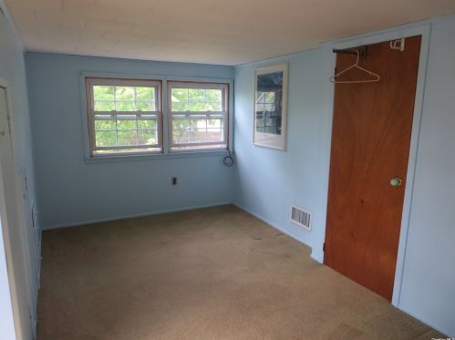 59 Manhattan Blvd, Islip Terrace NY  11752-2300 exterior