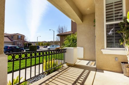 23915 Brio Ct, Santa Clarita, CA 91354-2702