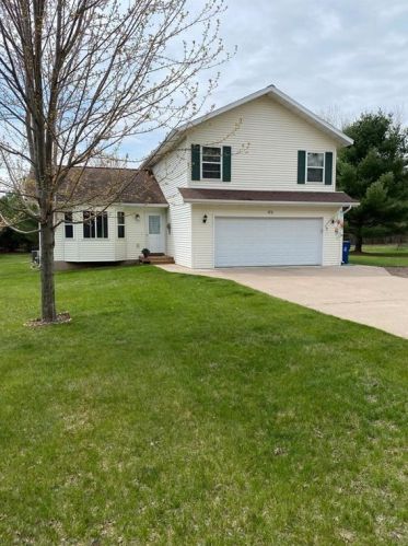 122 Lake Dr, Shell Lake, WI 54871-7703