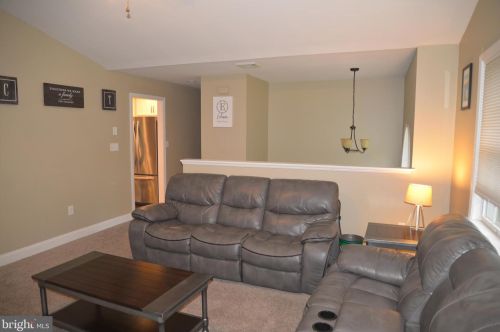 156 Boxwood Ct, Pottstown PA  19464-1500 exterior