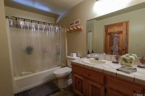 549 Fairway Blvd, Big Bear City CA  92314-8875 exterior