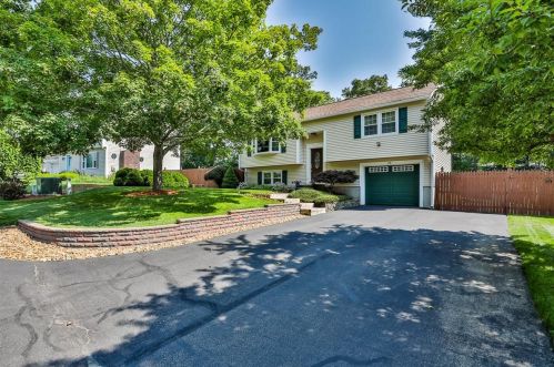 25 Amherst Dr, Derry, NH 03038-1222