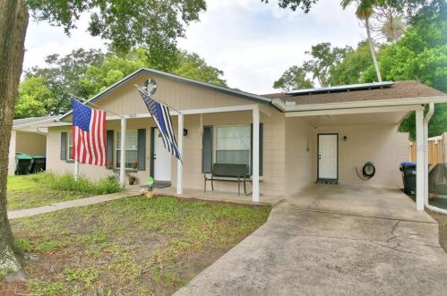 5622 Pinerock Rd, Orlando, FL 32810-4527