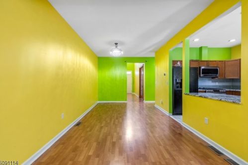 22 Autumn Ridge Rd, Greystone Park NJ  07950-1194 exterior