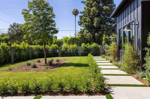 4955 Haskell Ave, Van Nuys CA  91436-1674 exterior