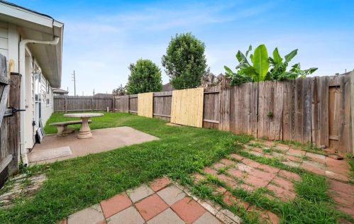 1030 Bahia Vis Dr, Richmond TX  77406-2850 exterior