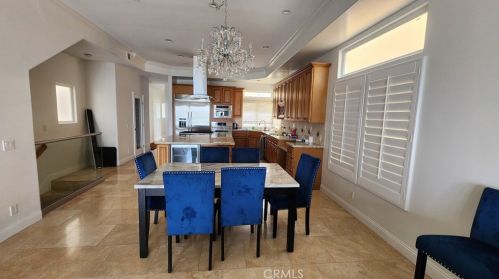 2212 Pacific Coast Hwy, Huntington Beach CA  92648-3958 exterior
