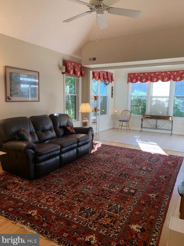 17653 Glass Ridge Pl, Gainesville VA  20155-3045 exterior