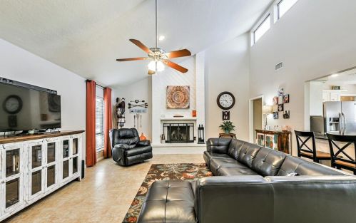 4006 Dover St, Deer Park, TX 77536-6160