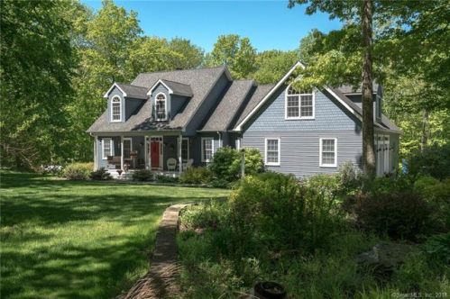 293 Coomer Hill Rd, Killingly, CT 06241-1914