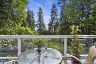10094 Shore Dr, Indianola, WA 98342-9709