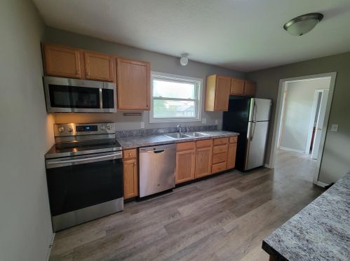 1433 Quincy Dr, Mishawaka, IN 46544-6251