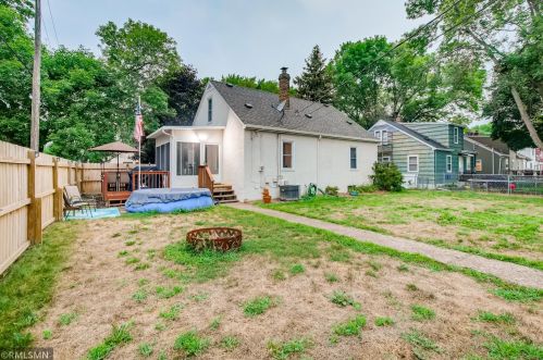 857 4th Ave, South Saint Paul MN  55075-3011 exterior