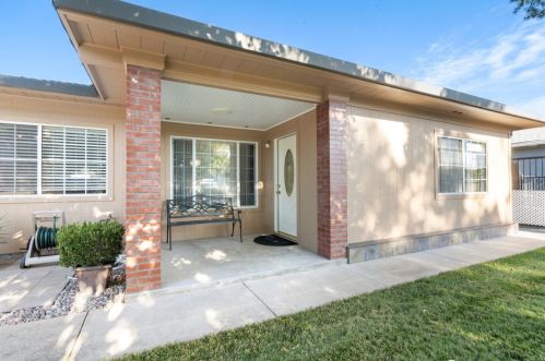 5909 Georgia Dr, North Highlands, CA 95660-4501