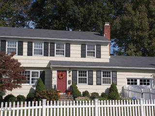 180 Papermill Ln, Fairfield, CT 06824-5012