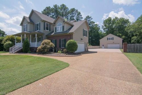 109 Vine Dr, Yorktown, VA 23692-3320