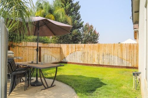6527 Huntington Ave, Fresno, CA 93727-3635