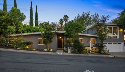 3381 Wrightwood Dr, North Hollywood, CA 91604-3939