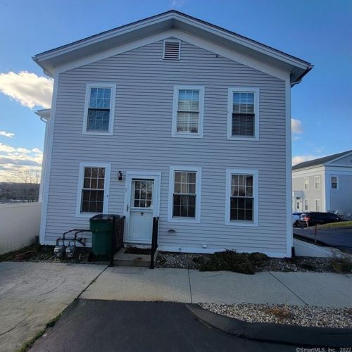 1 Harbor View Ln, Norwich, CT 06360-5032