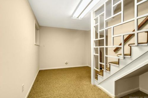 537 Rock Rimmon Rd, Stamford CT  06903-2333 exterior