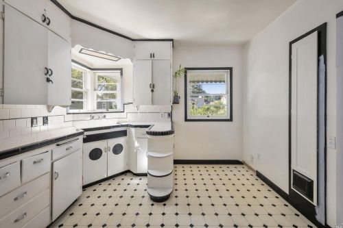 1002 Vallejo St, Santa Rosa, CA 95404-5117