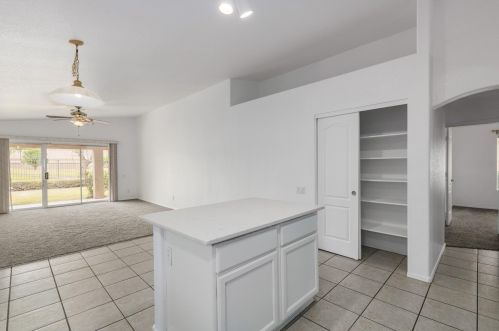 6258 Blackhawk Dr, Glendale AZ 85308-6671 exterior