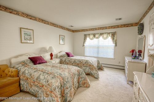 27 Valley Stream Ln, Lakewood NJ  08701-5746 exterior