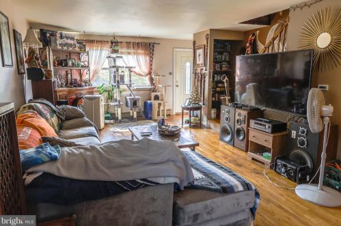 604 Erford Rd, Camp Hill PA  17011-1124 exterior