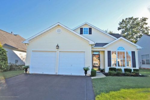 8 Honeysuckle Ct, Bricktown, NJ 08724-2795
